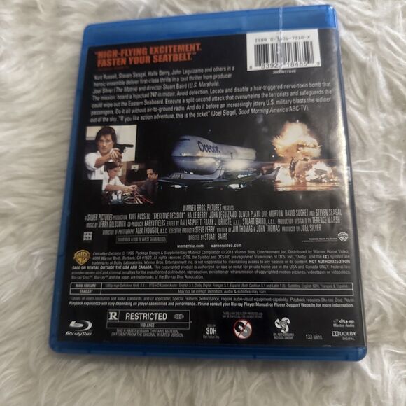 Executive Decision (Blu-ray, 1996) - Picture 2 of 4